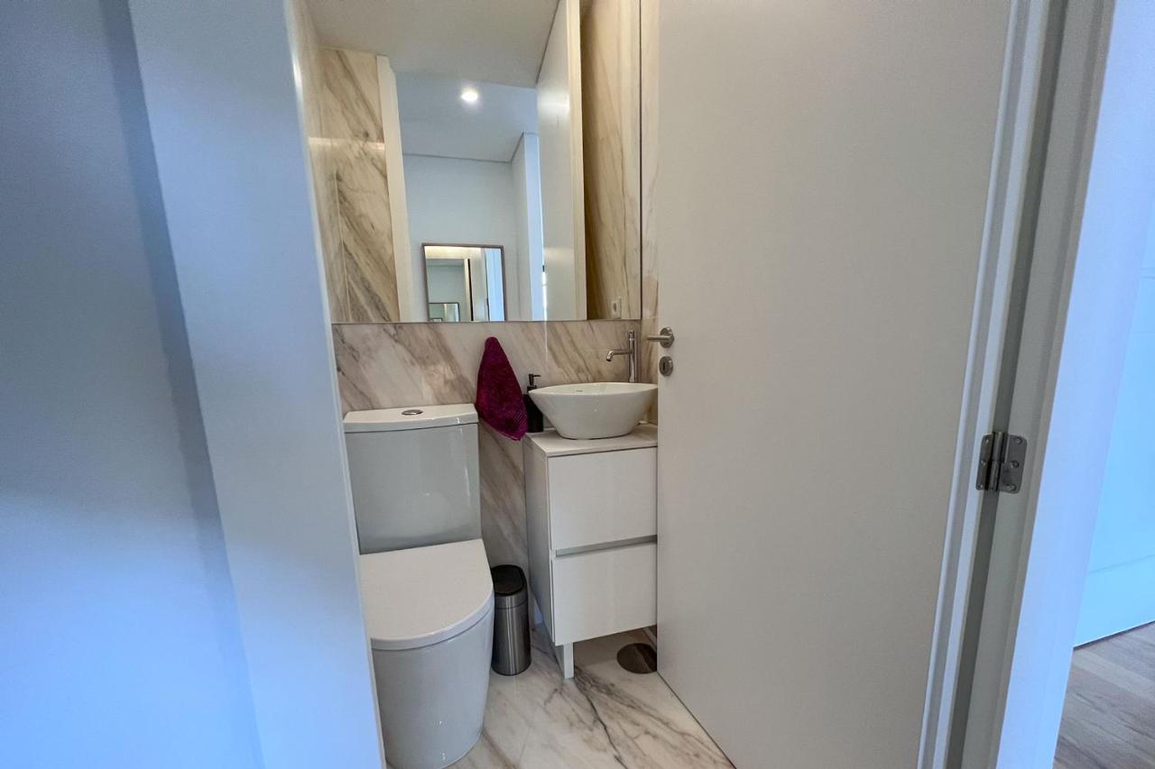 Spacious Studio W/ Balcony & Ac By Lovelystay 波尔图 外观 照片